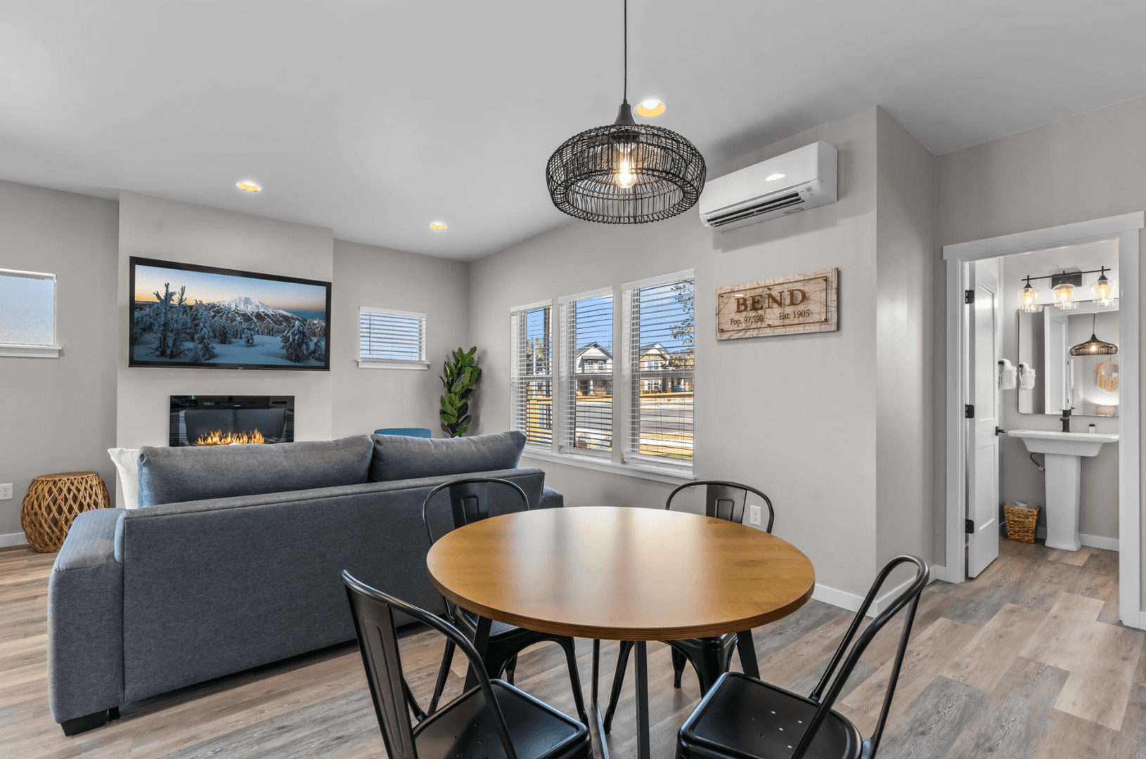 Bend House: 61579 Lucia St