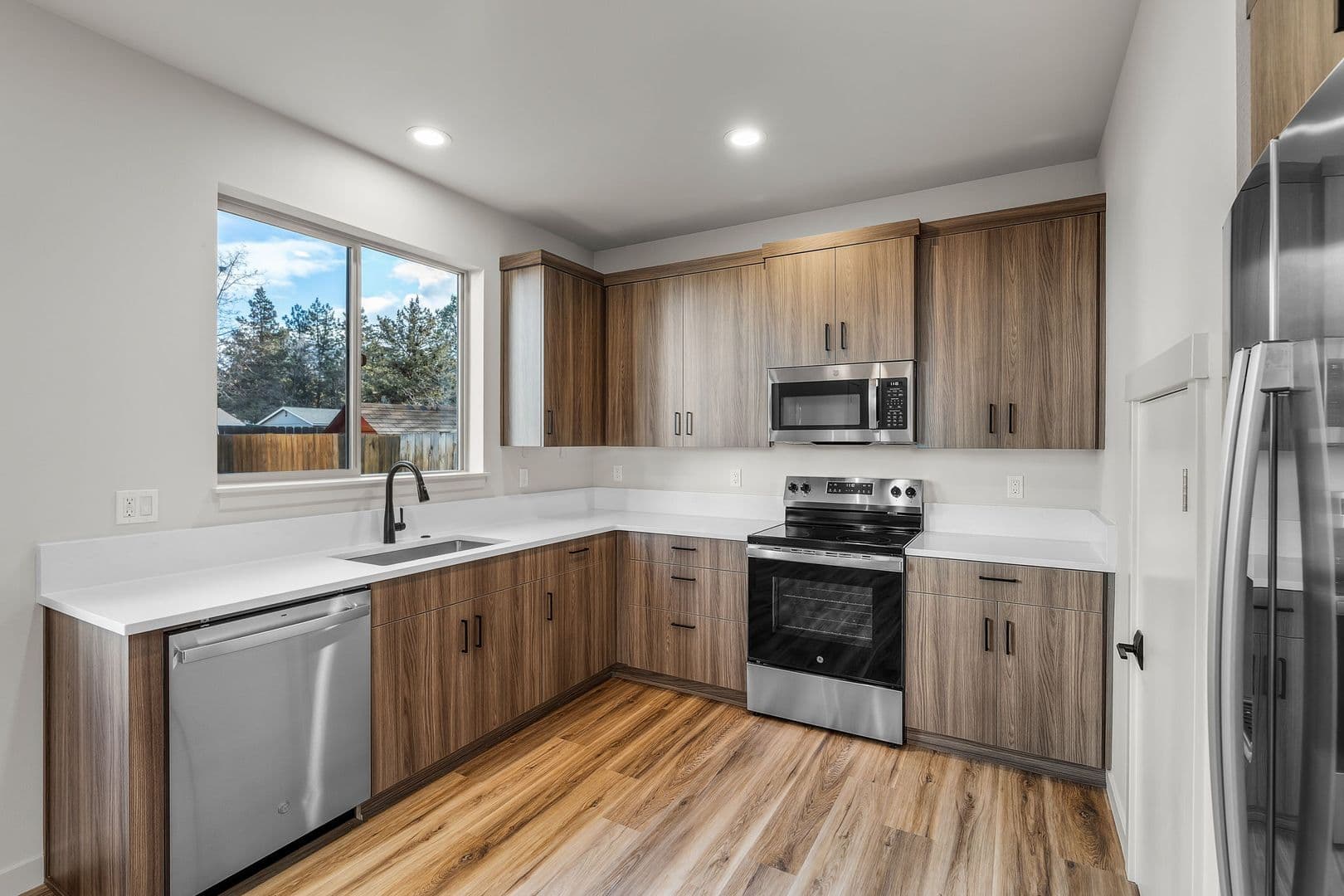 Bend Townhome: 817 SE 5th St