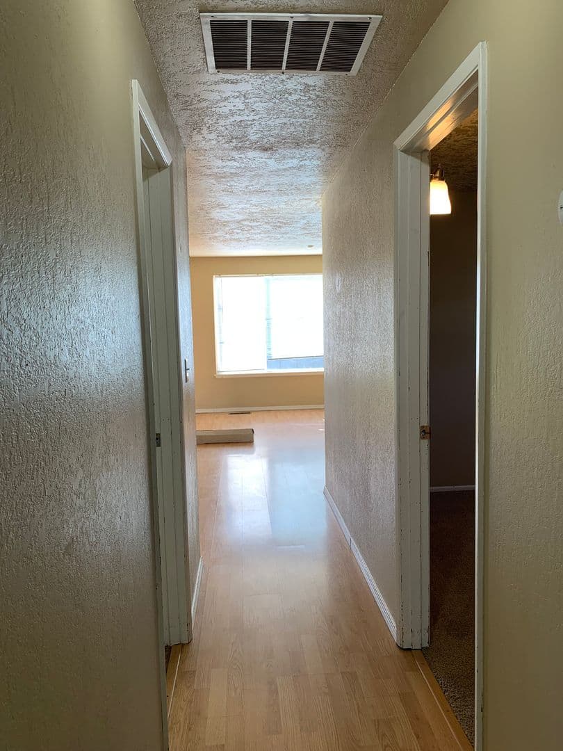 Redmond Apartment: 2155 NW 12th St.