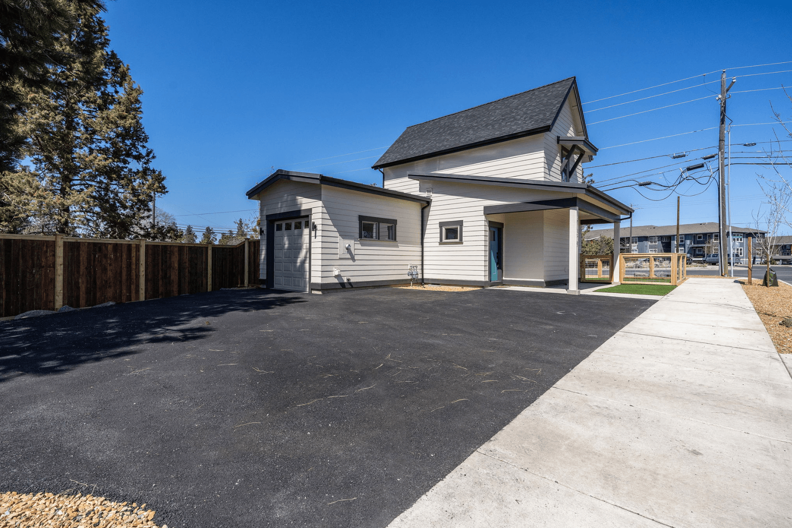 Bend House: 61579 Lucia St