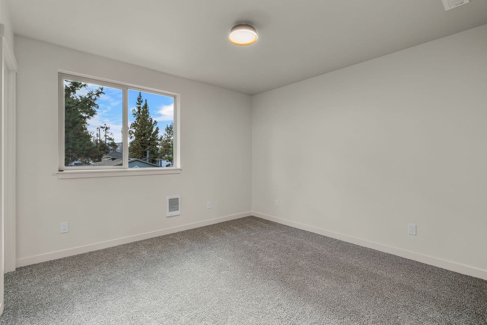 Bend Townhome: 817 SE 5th St