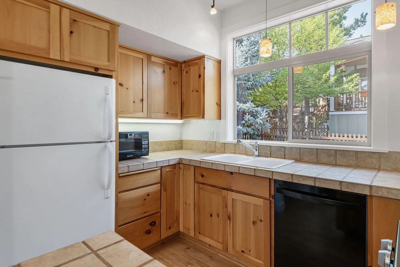 Bend House: 1940 NE Monterey Pines