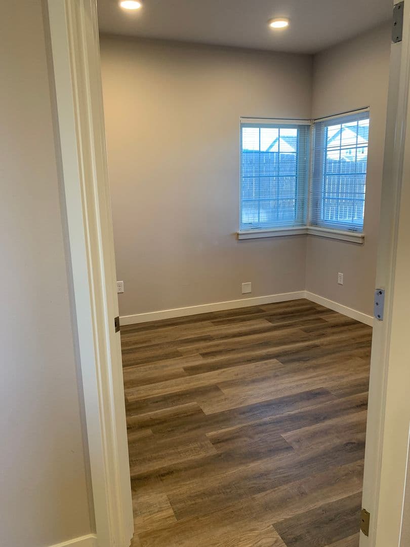 Redmond Apartment: 1140 SW 27th  - Unit 102