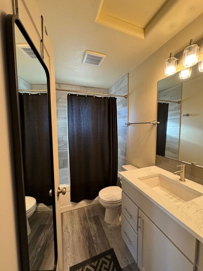 Bend Apartment: 5 SW Taft Ave