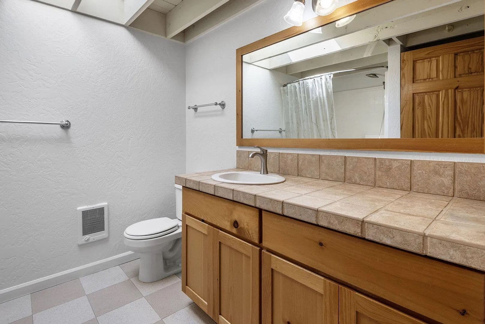 Bend House: 1940 NE Monterey Pines
