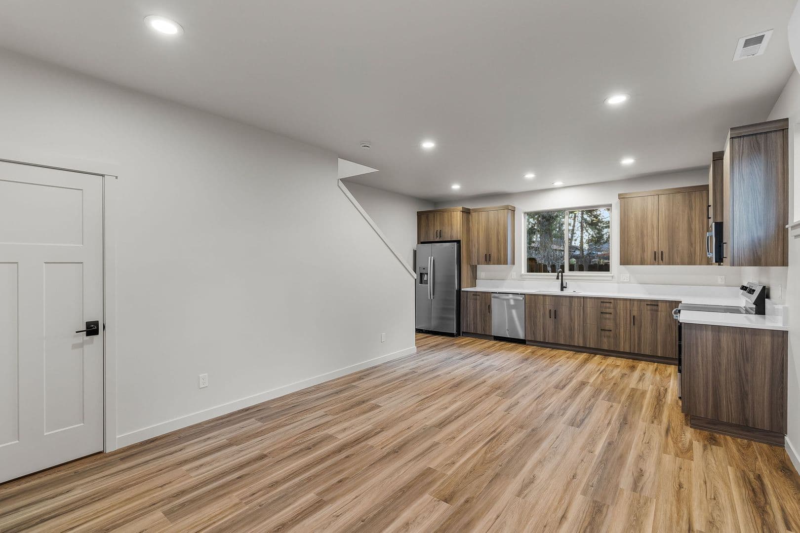 Bend Townhome: 817 SE 5th St