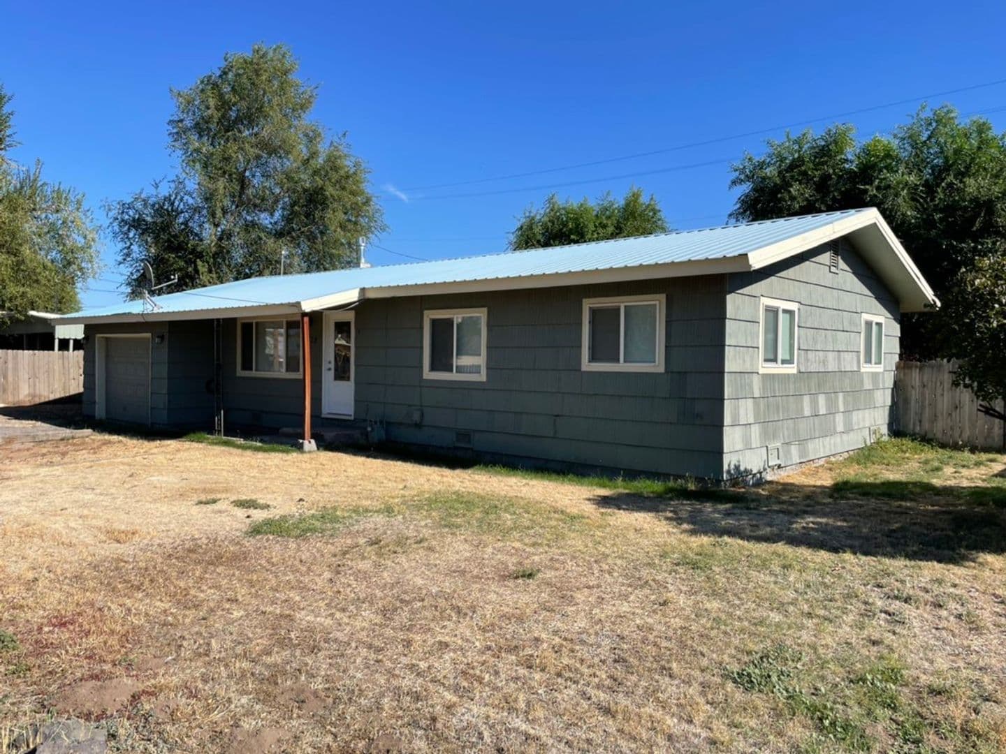 Prineville House: 1272 NW Markuson Dr