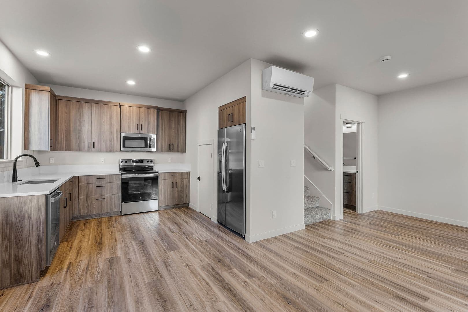 Bend Townhome: 817 SE 5th St