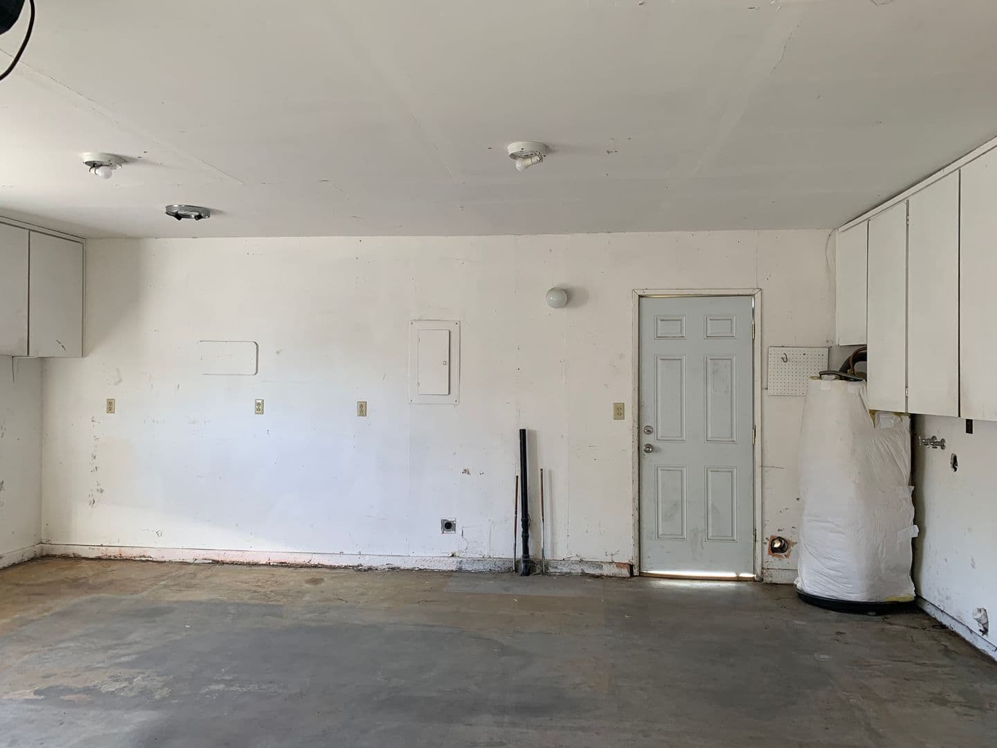 Redmond Apartment: 2155 NW 12th St.