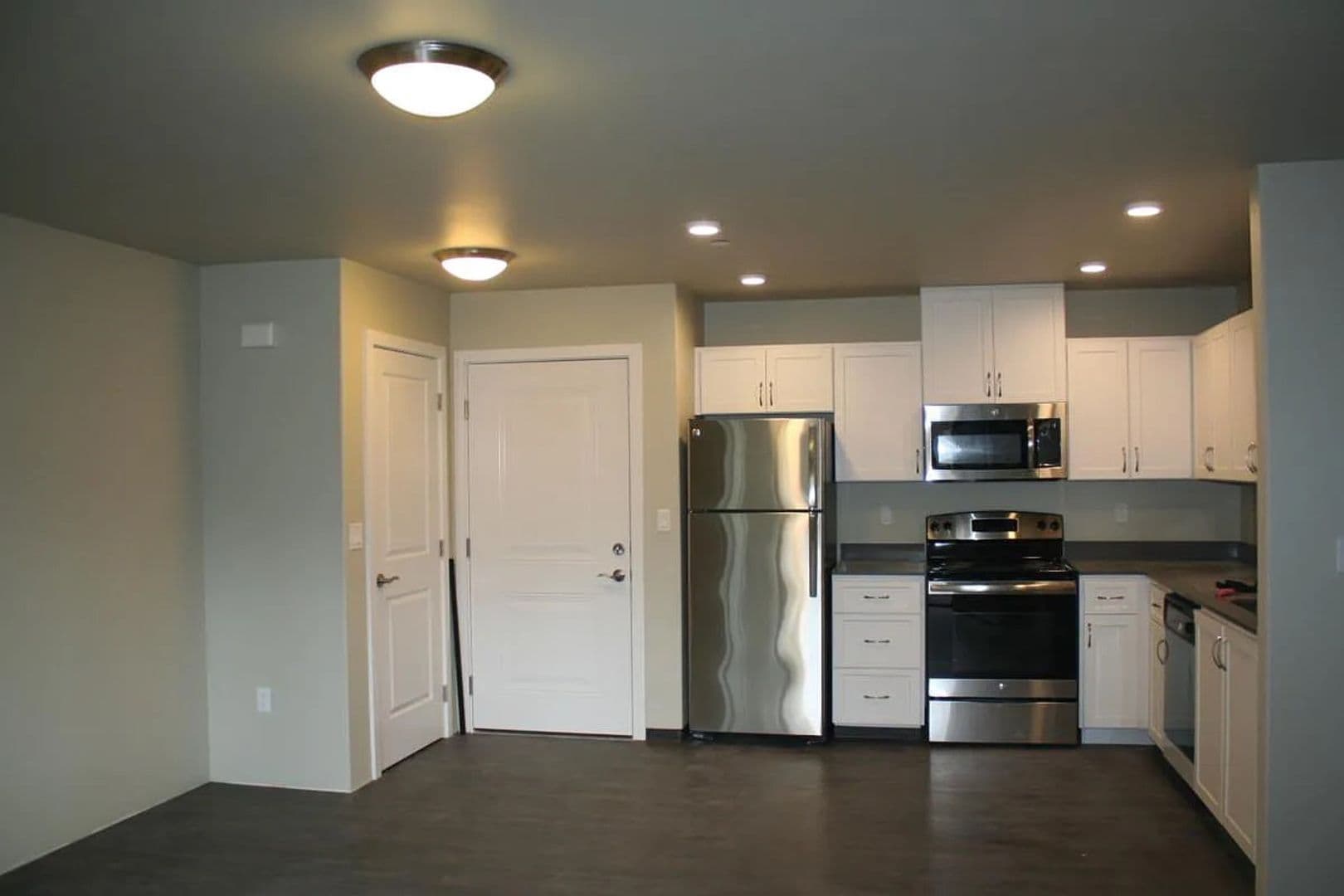 Bend Apartment: 206- 200 SW Summer Lake Dr