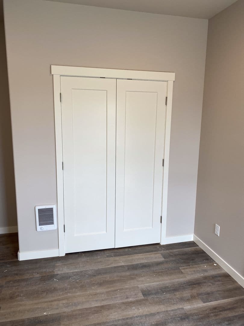 Redmond Apartment: 1140 SW 27th  - Unit 102