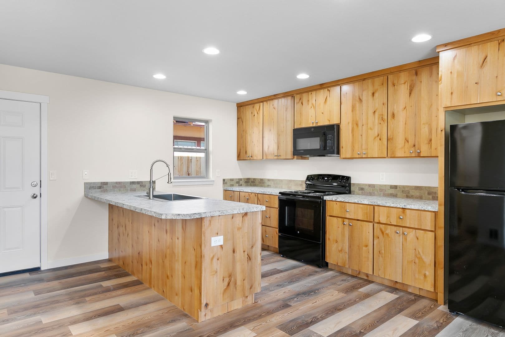Prineville Townhome: 149 SW Deer Street