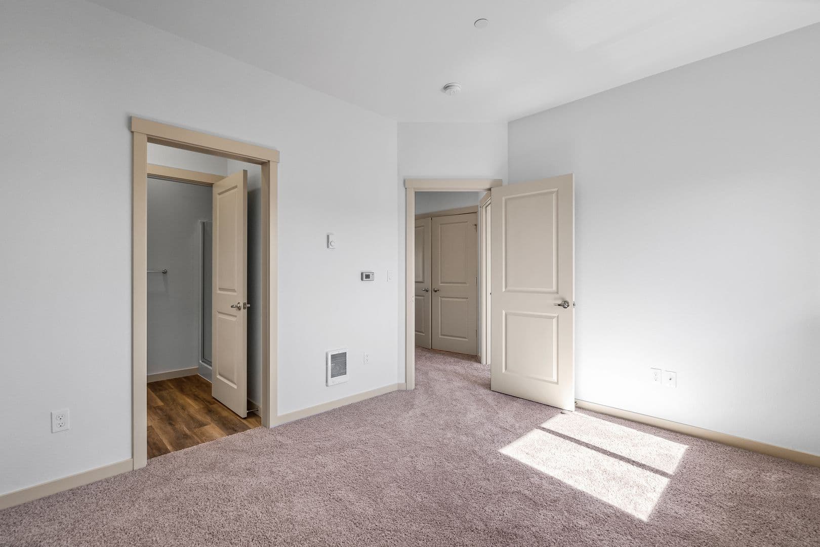 Redmond Apartment: 630 NW Kingwood Ave