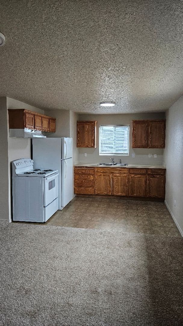Prineville Apartment: 2063 Wolverine Loop