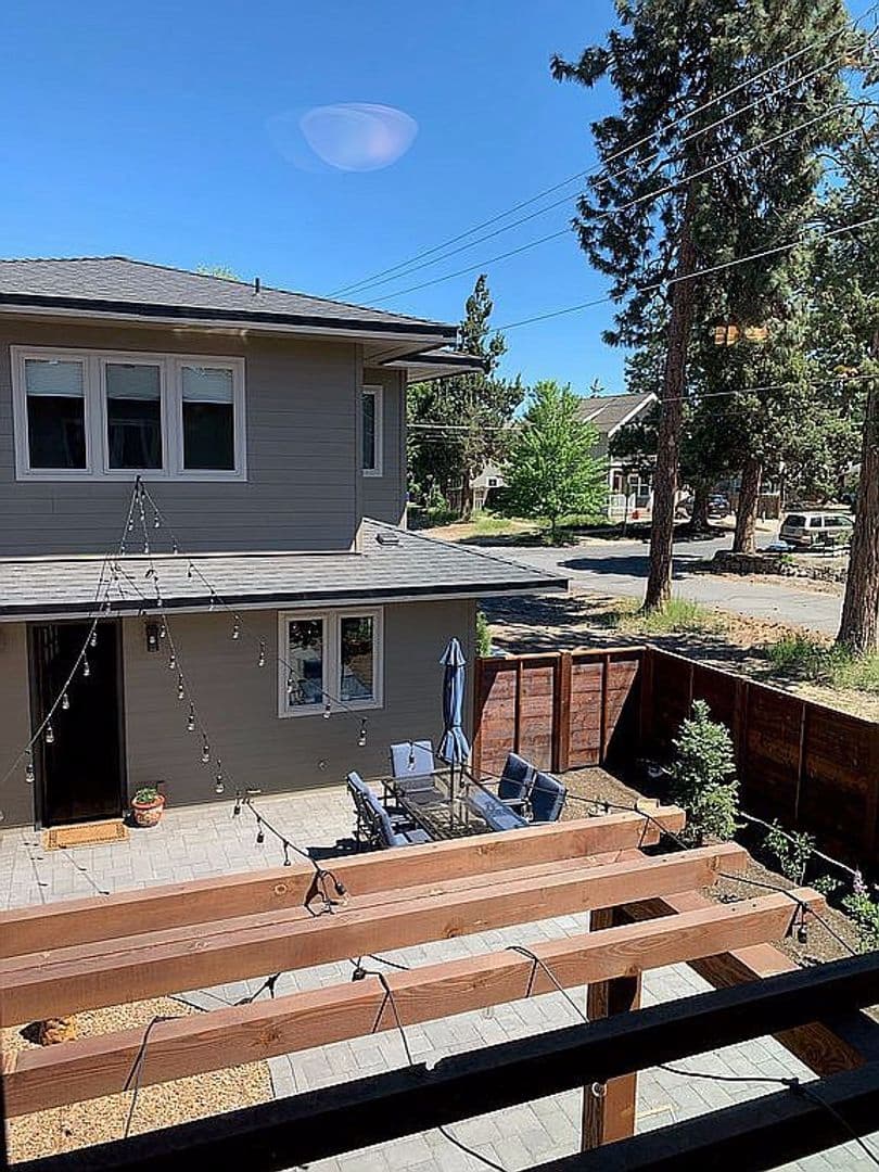 Bend Apartment: 5 SW Taft Ave