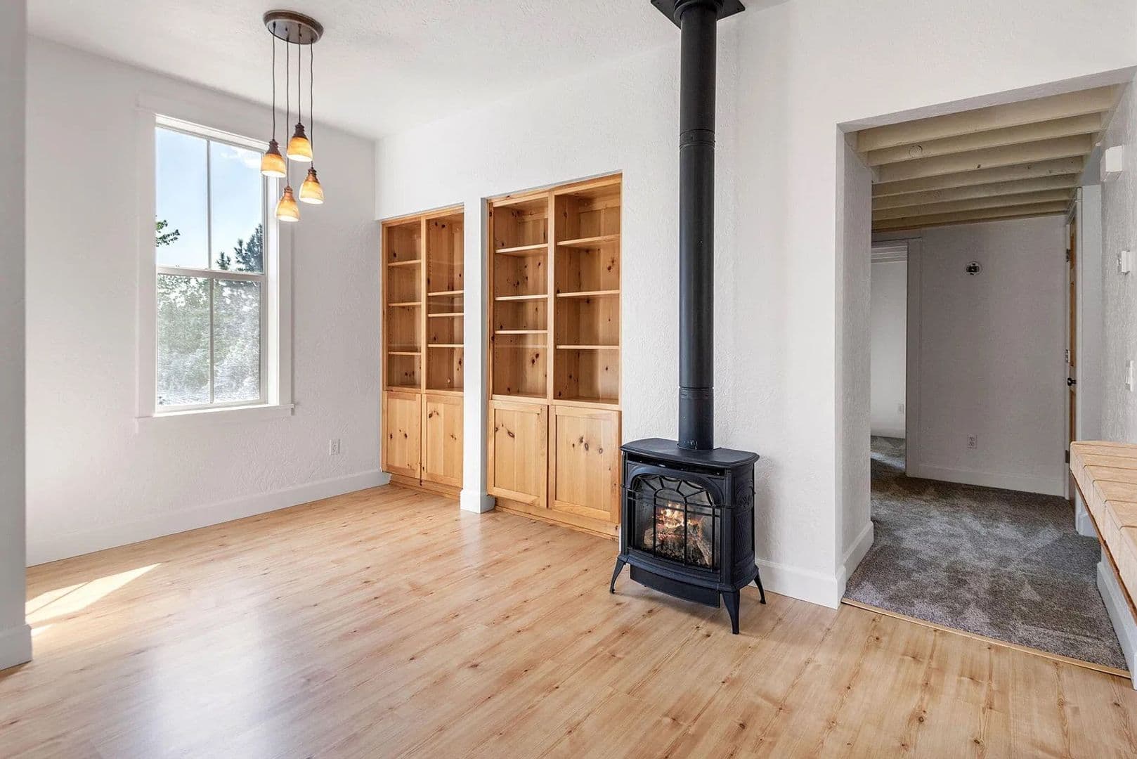 Bend House: 1940 NE Monterey Pines