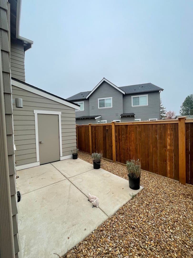 Bend Townhome: 61540 Lucia St
