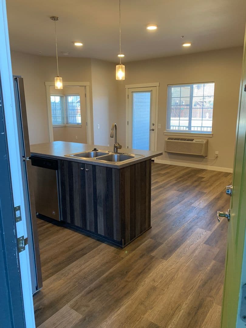 Redmond Apartment: 1140 SW 27th  - Unit 102