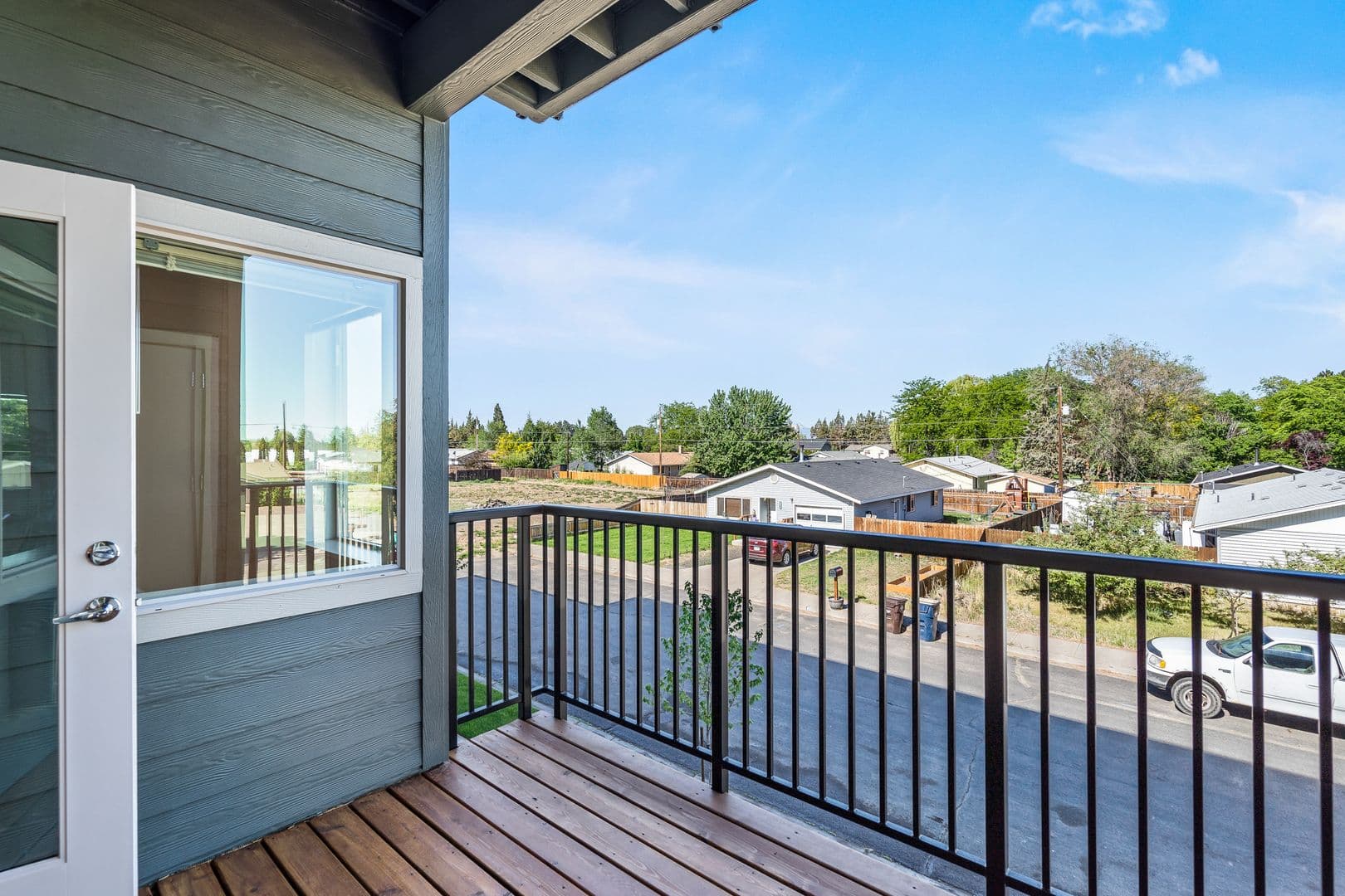 Redmond Apartment: 630 NW Kingwood Ave