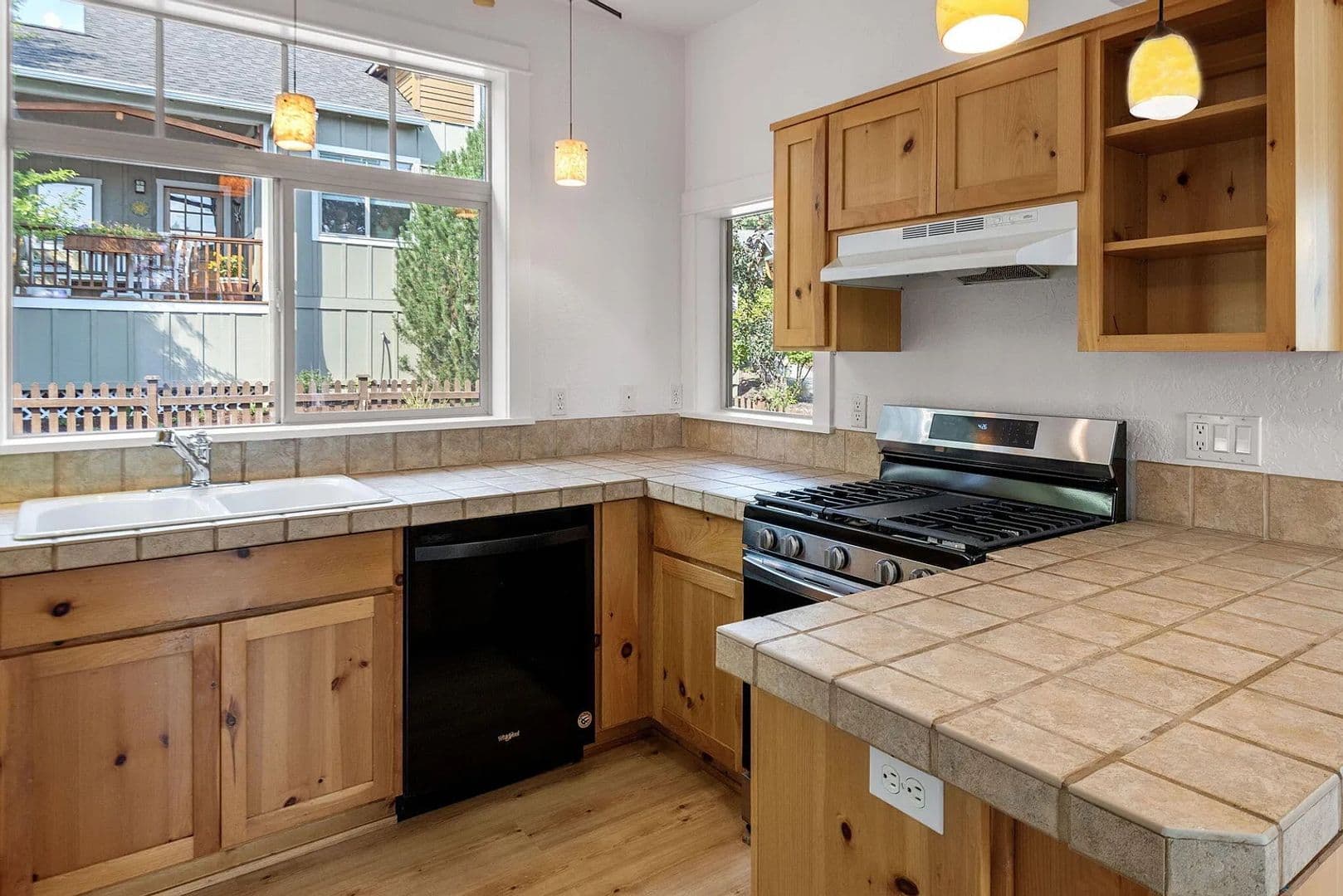 Bend House: 1940 NE Monterey Pines