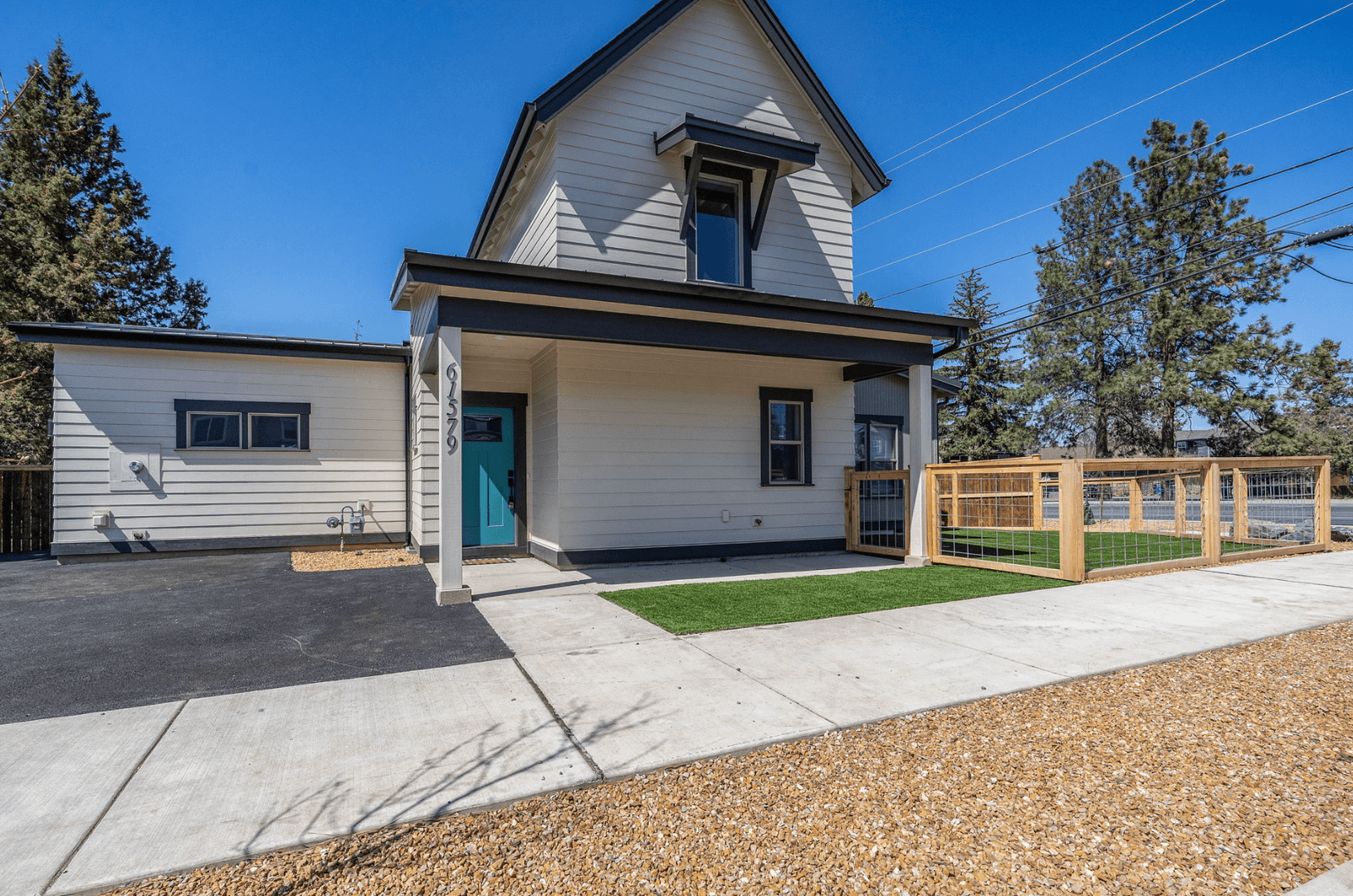 Bend House: 61579 Lucia St