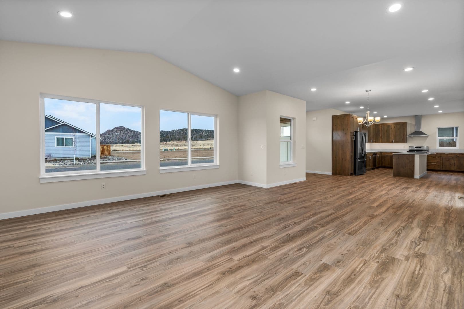 Prineville Condo: 899 NE Discovery Loop