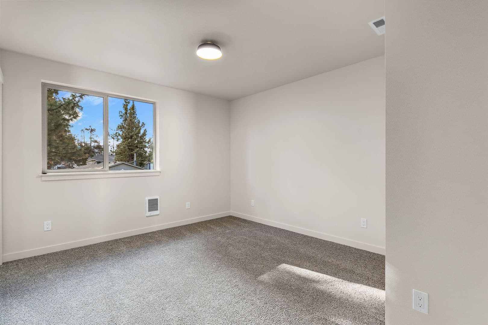 Bend Townhome: 817 SE 5th St