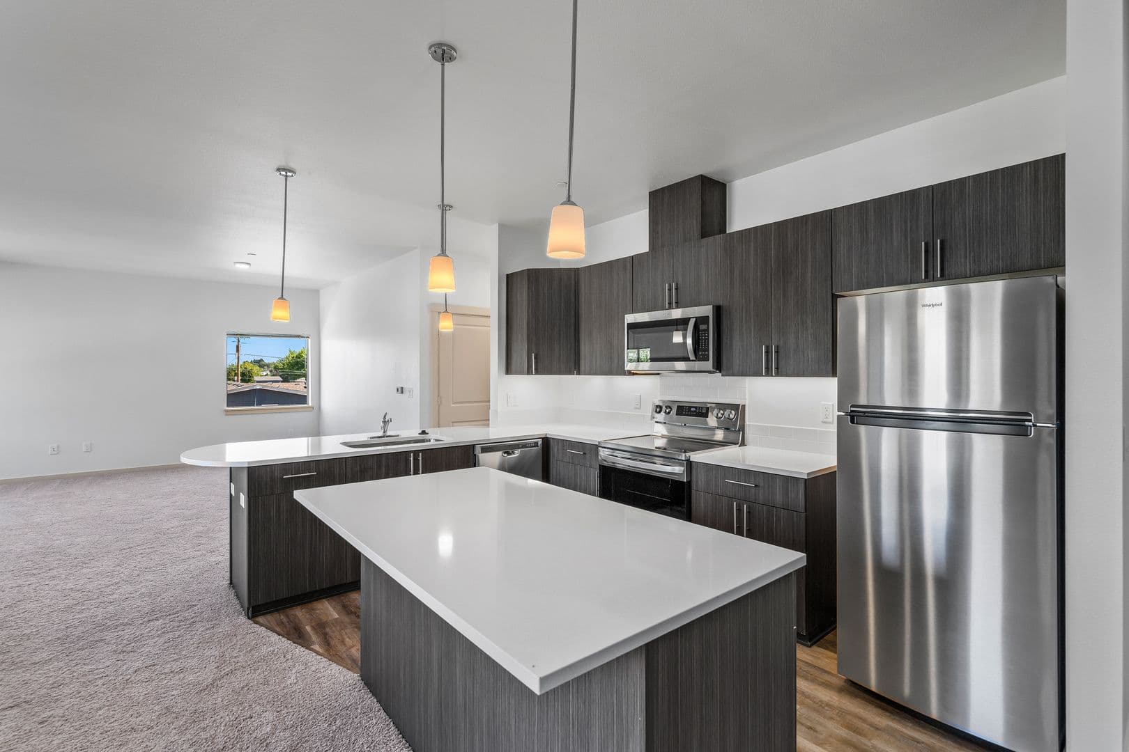 Redmond Apartment: 630 NW Kingwood Ave