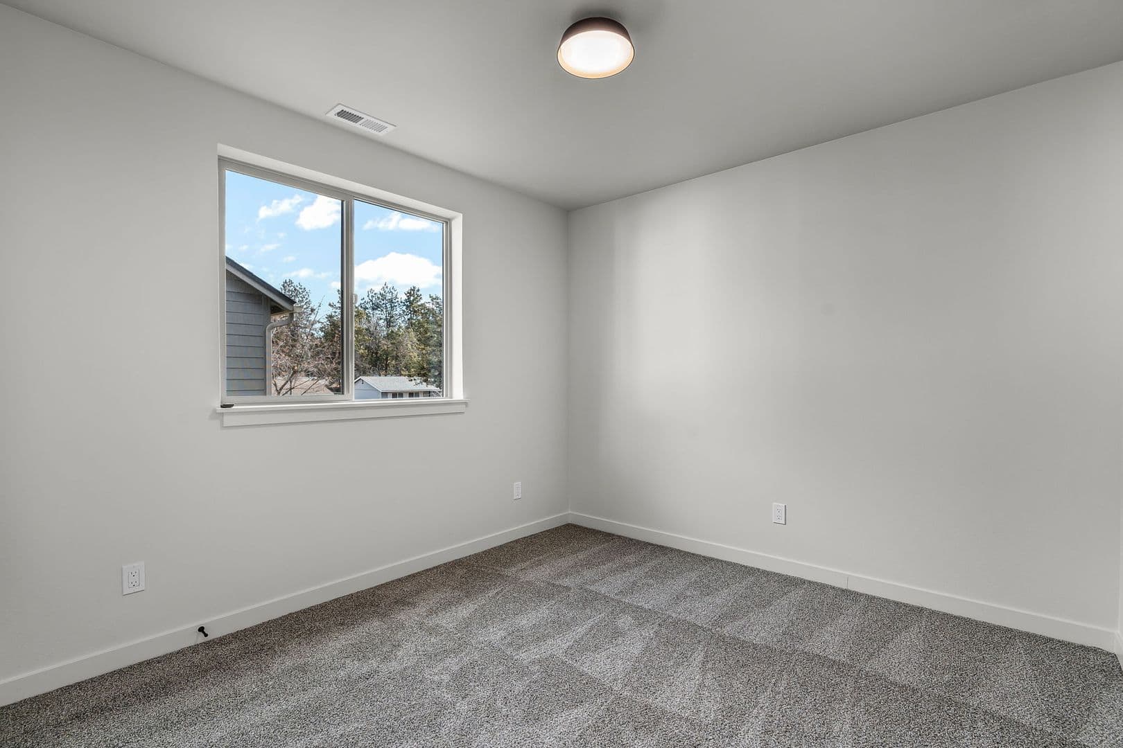 Bend Townhome: 817 SE 5th St