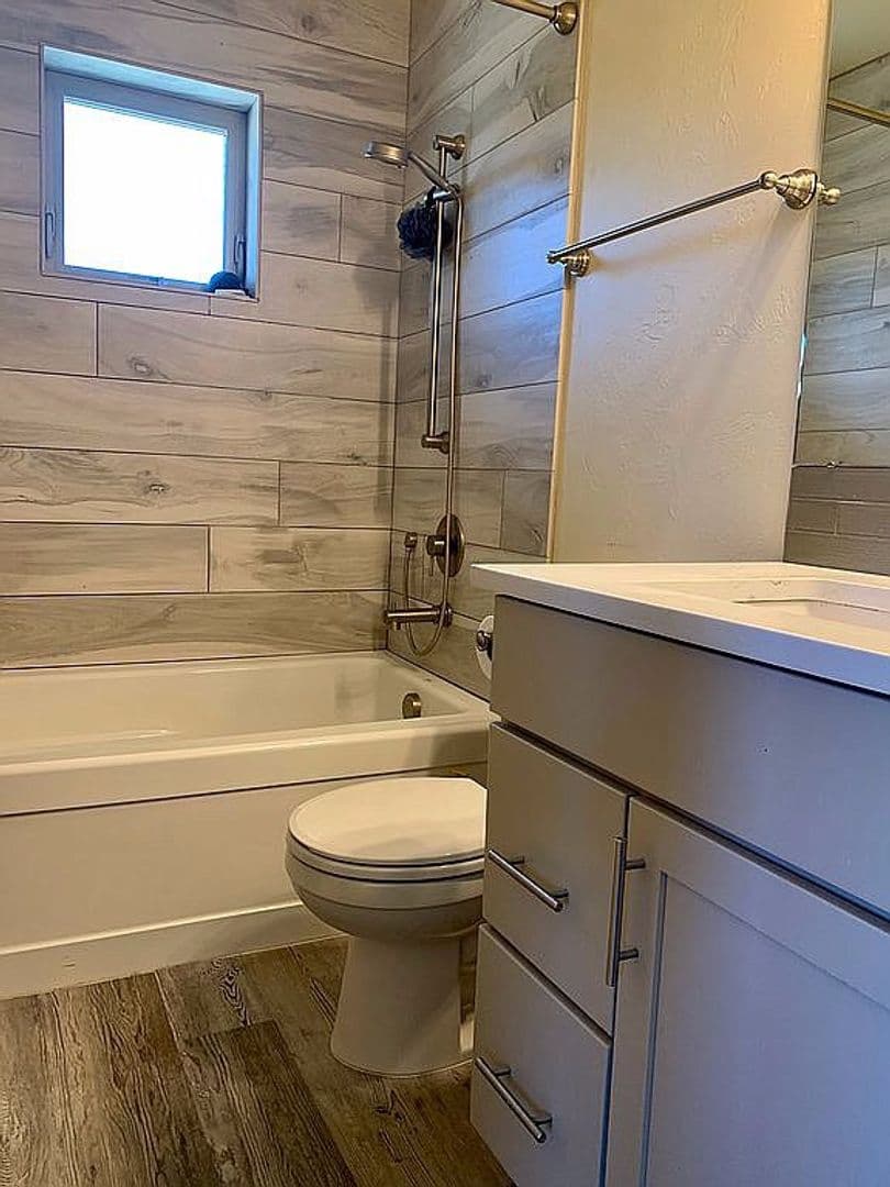 Bend Apartment: 5 SW Taft Ave