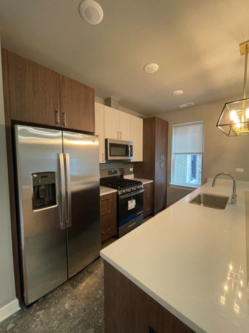Chicago Apartment: 6204 S. Kimbark