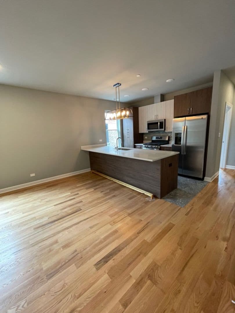 Chicago Apartment: 6204 S. Kimbark