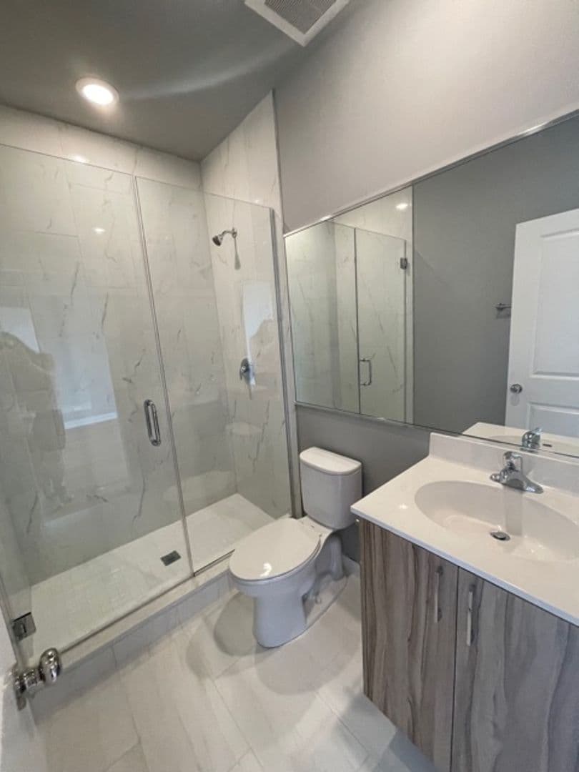 Chicago Apartment: 6204 S. Kimbark