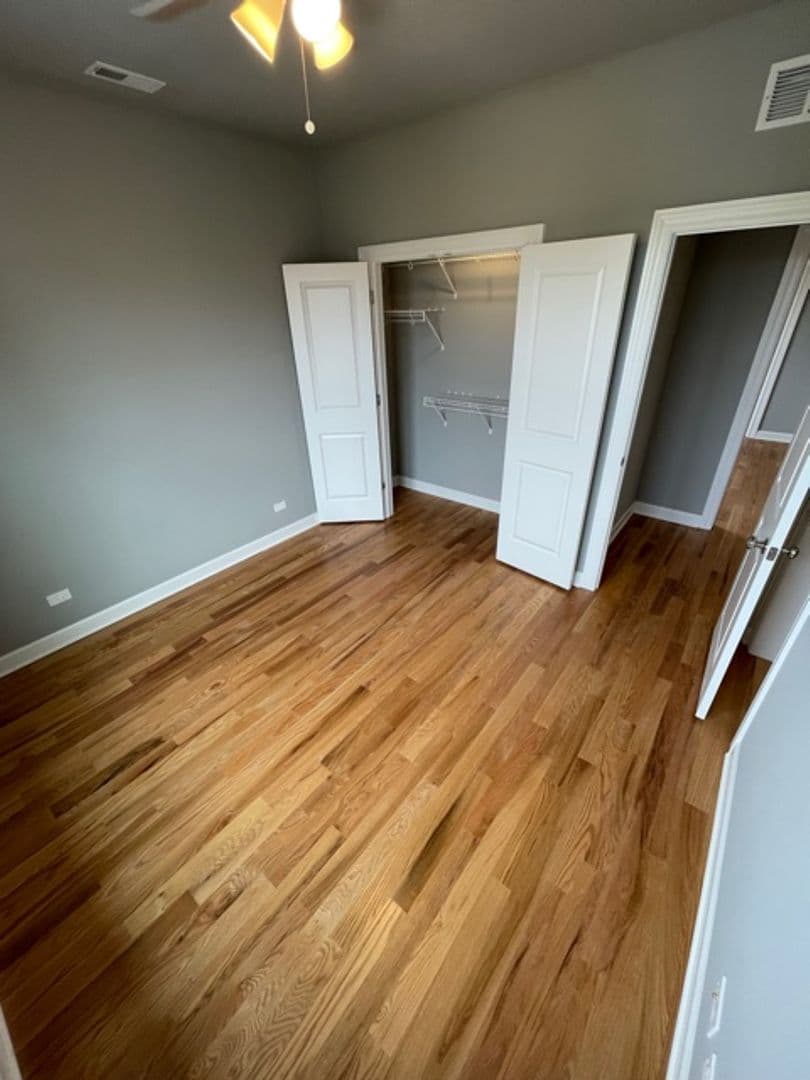 Chicago Apartment: 6204 S. Kimbark