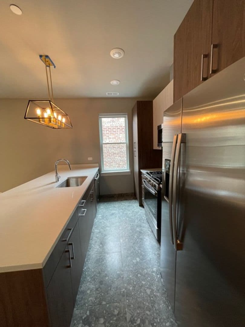 Chicago Apartment: 6204 S. Kimbark