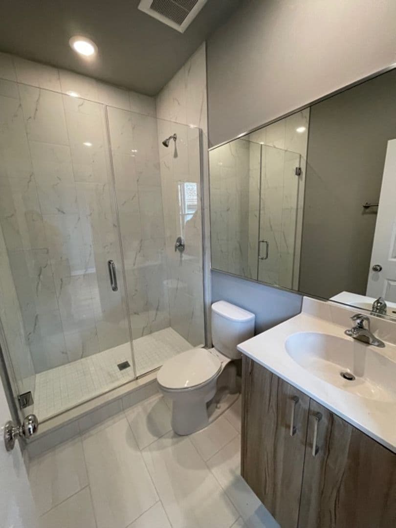 Chicago Apartment: 6204 S. Kimbark
