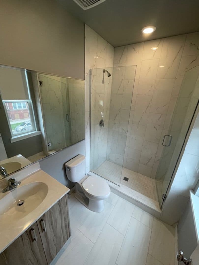 Chicago Apartment: 6204 S. Kimbark