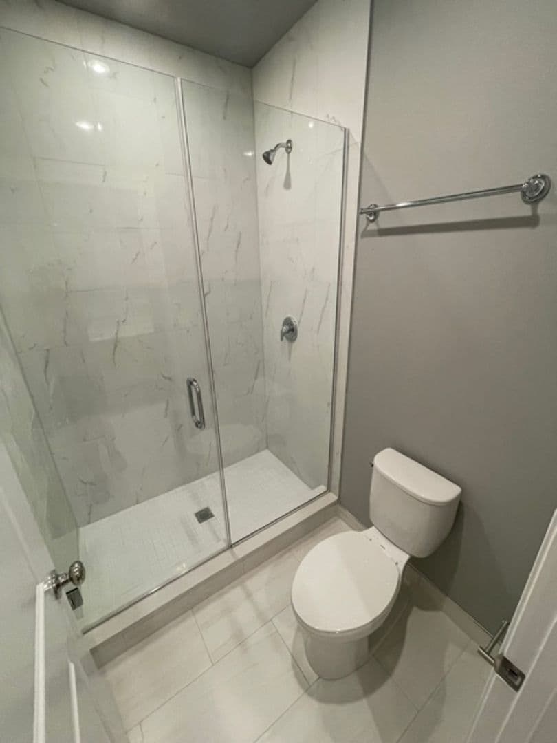 Chicago Apartment: 6204 S. Kimbark