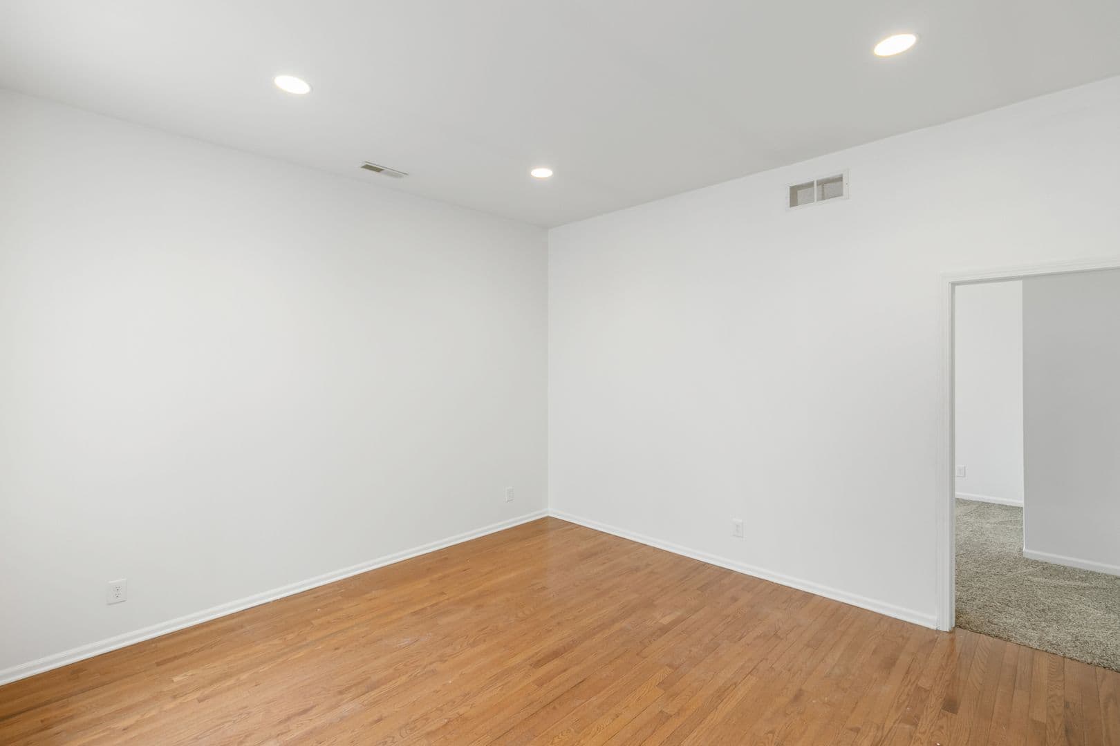 Ypsilanti Apartment: 533 - 537 West Cross Street