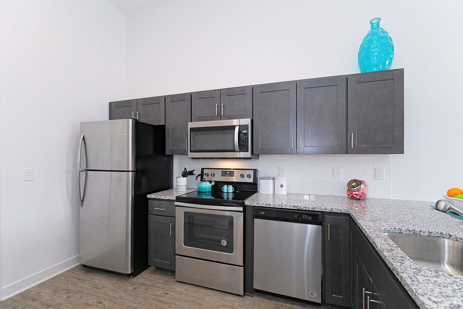 East Lansing Apartment: 16820 Chandler Rd