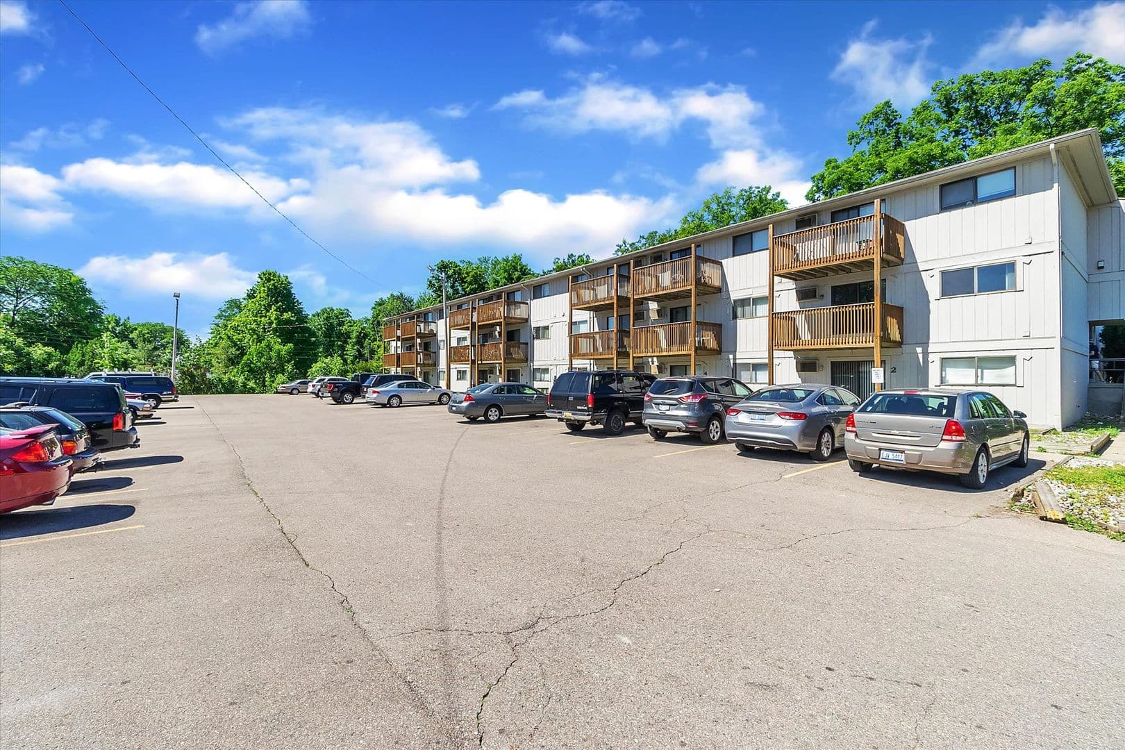 East Lansing Apartment: 1224 East Saginaw