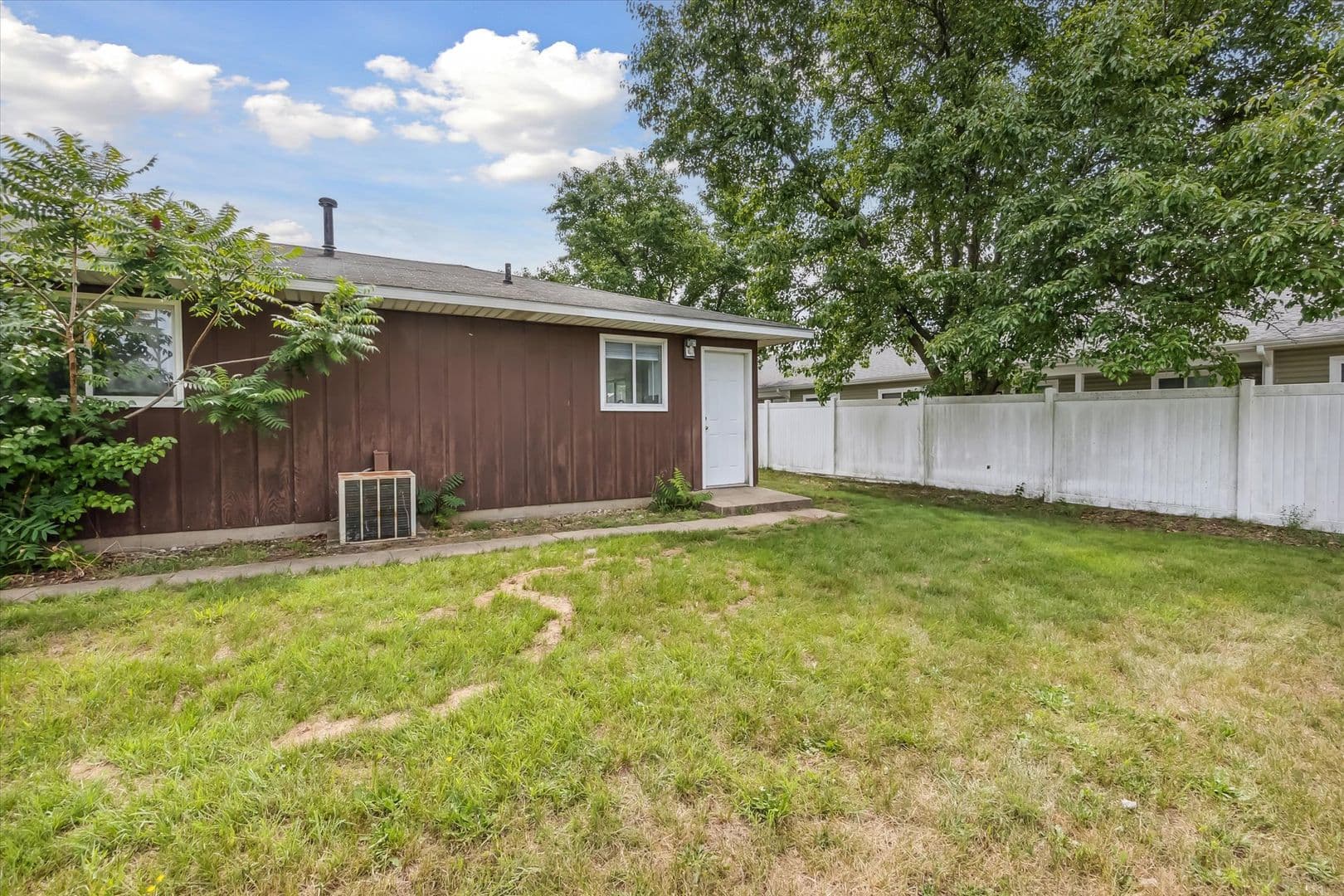 Lawton Apartment: 210 Morrill