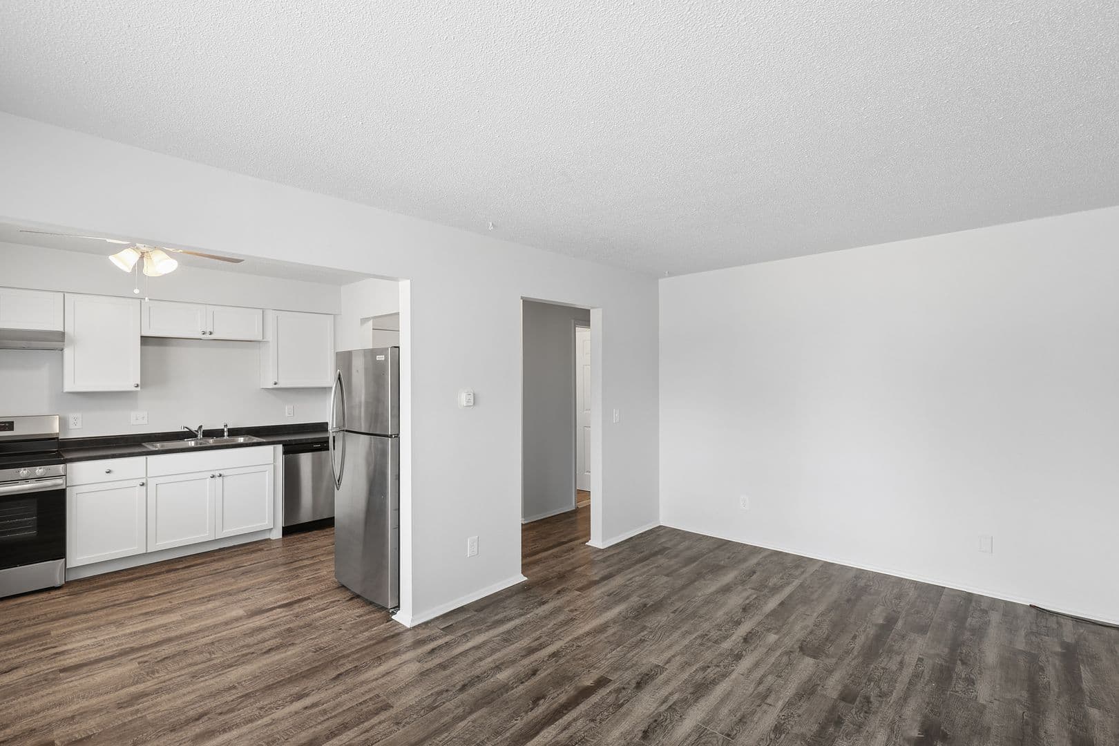 Durand Apartment: 312 N Oak Street