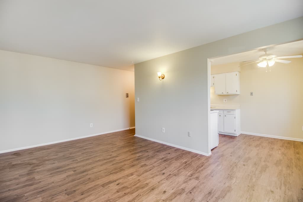 Lansing Apartment: 723 W Shiawassee