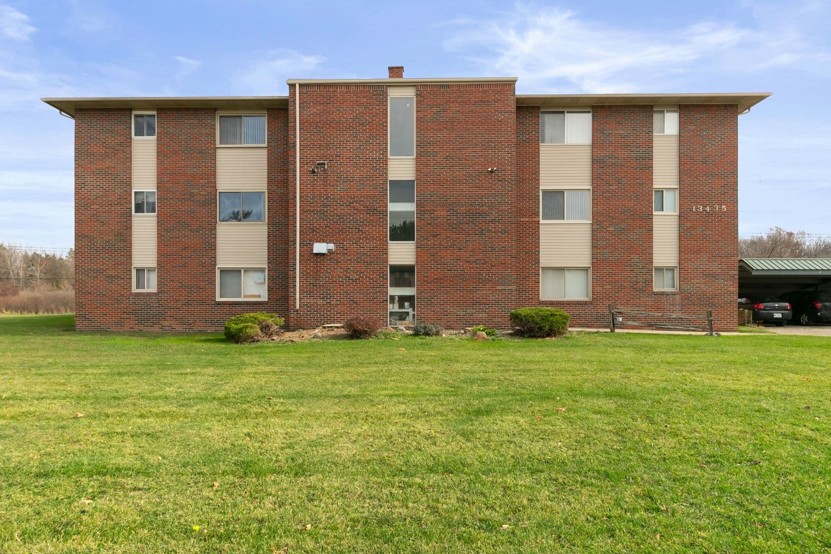 DeWitt Apartment: 13435 Dawn Dew Dr.