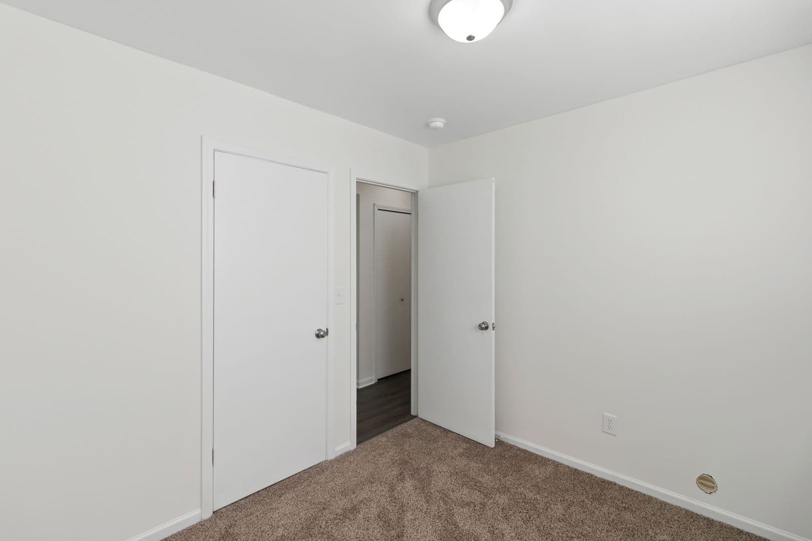 Linden Apartment: 13180 Ripley Street