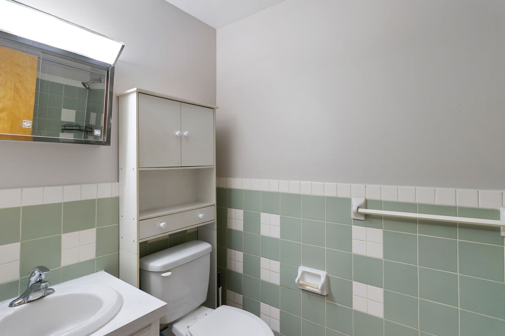 DeWitt Apartment: 13435 Dawn Dew Dr.
