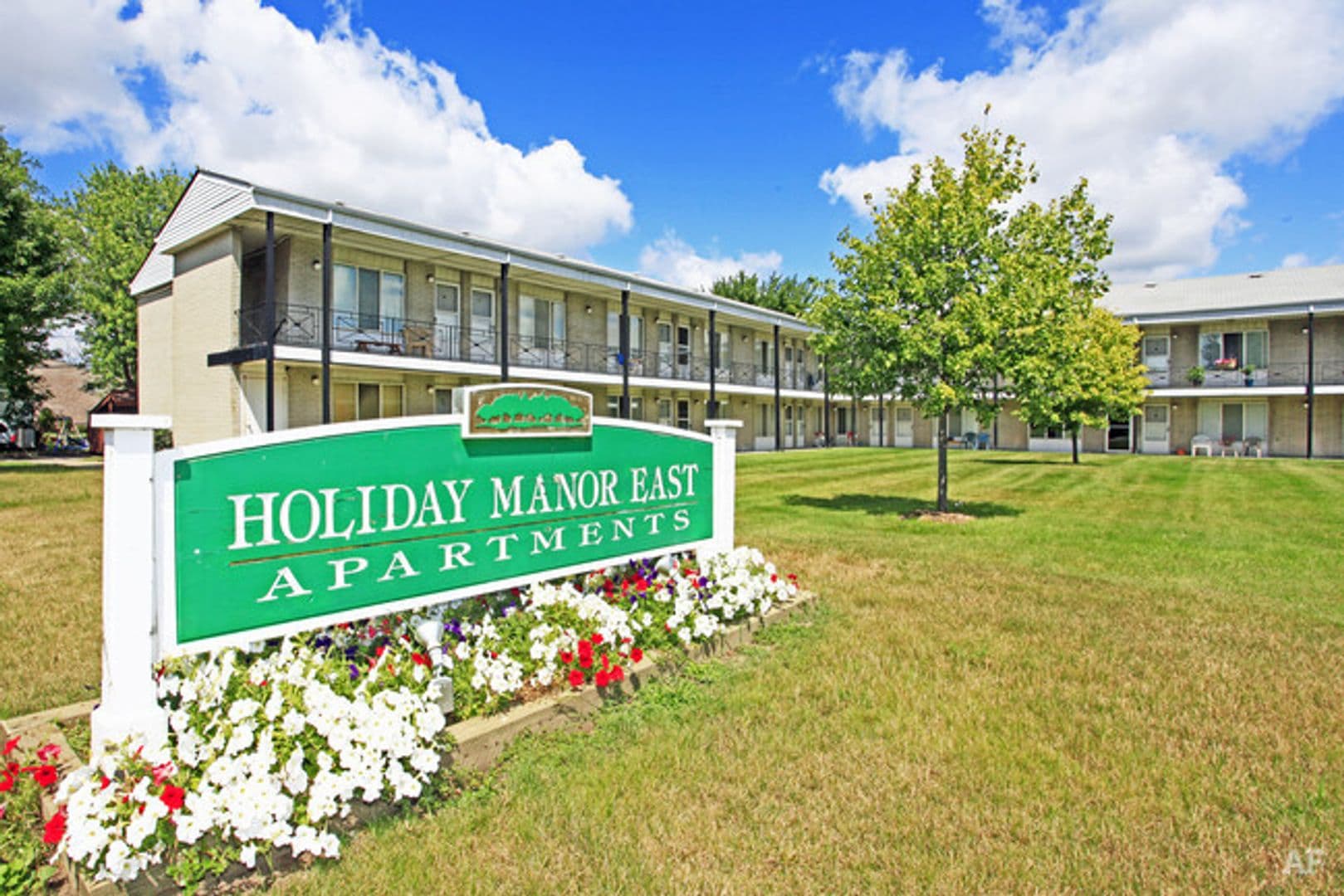 Roseville Apartment: 16435 E 12 Mile Rd