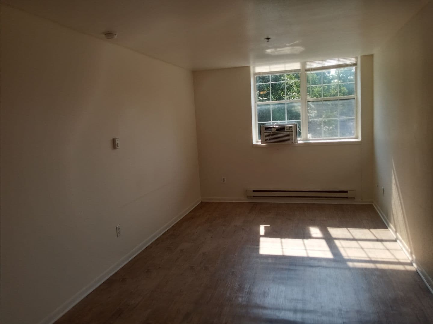 Olivet Apartment: 350 Church Street