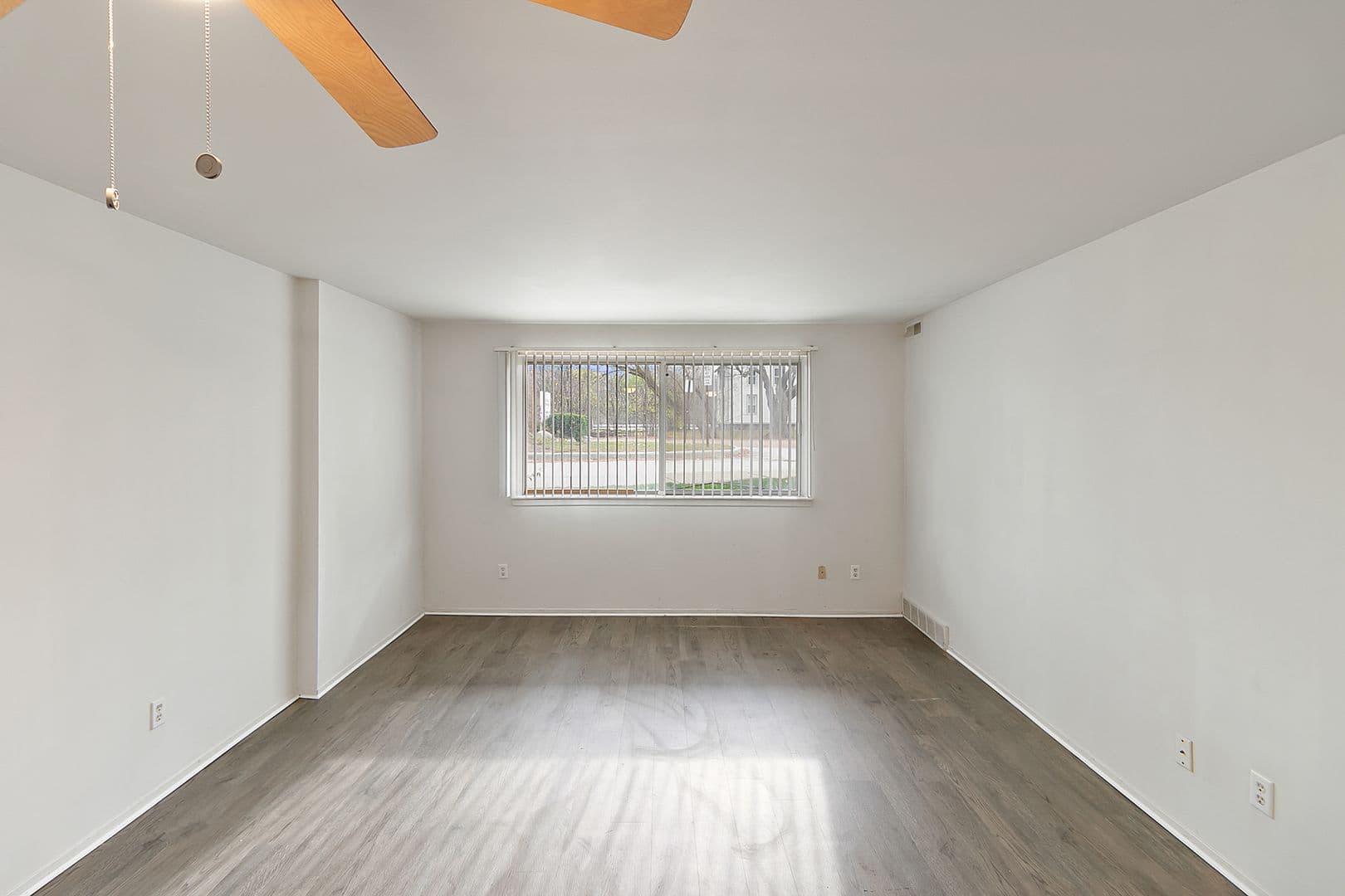 Farmington Hills Apartment: 31600 W. Nine Mile Rd